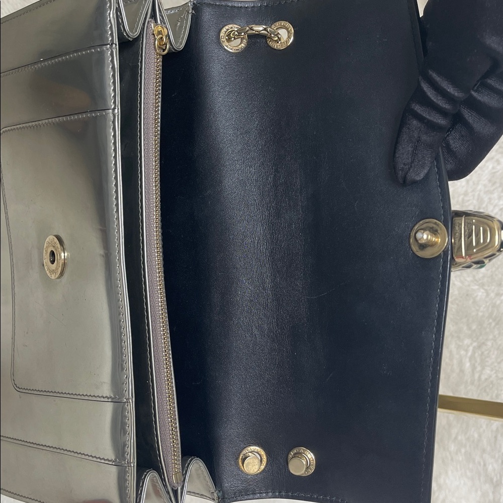 Bulgari Silver Patent Leather Serpenti Shoulder/Crossbody Perfectly Imperfect - Picture 15 of 16